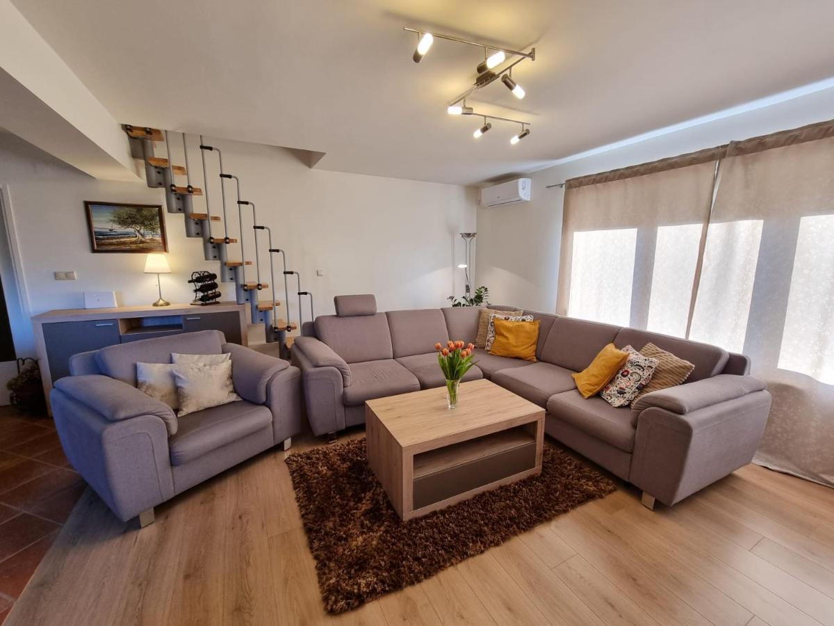 Apartment Paula Jadranovo Exteriör bild